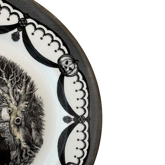 Royal Stafford Halloween Salad Plates 8.5in Porcelain Set of 2 Spooky Boo New - Picture 11 of 15